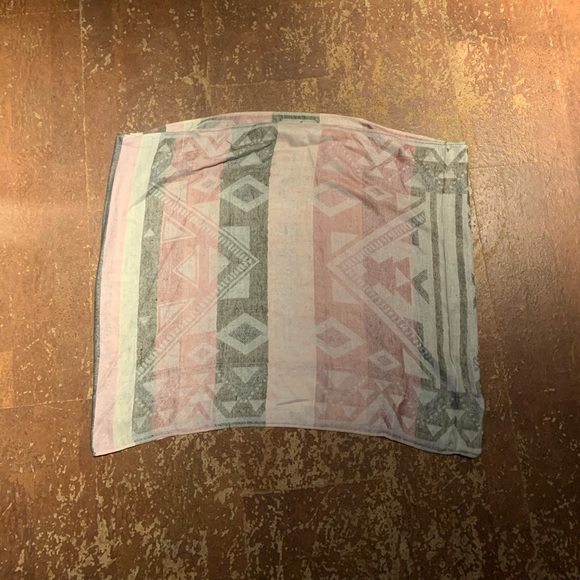 Infinity blanket scarf - Picture 2 of 3